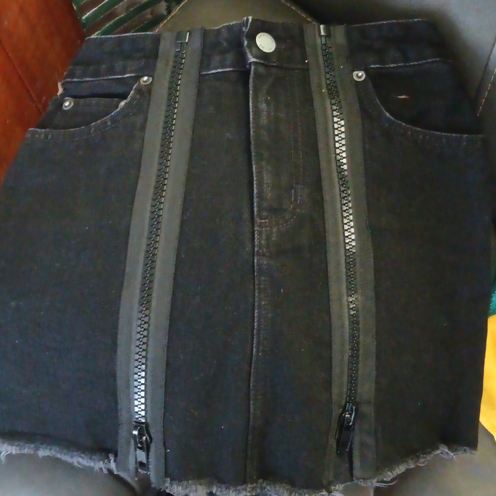 Carmar Skirt sz 25